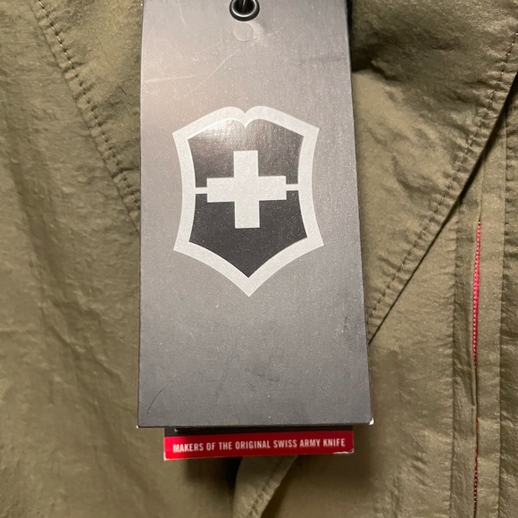 Rare BNWT Victorinox water repellent nylon coat - Picture 4 of 6